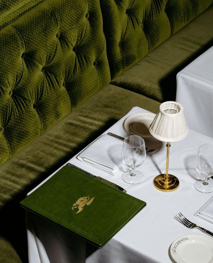 An elegant ivory linen tablescape